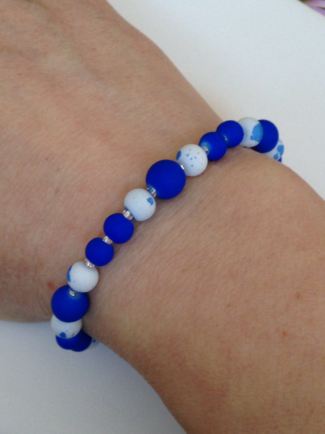 Blue and white bead bracelet