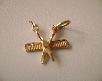 Hairdresser's Scissors Charm Pendant 14k Gold (0.6 Grams