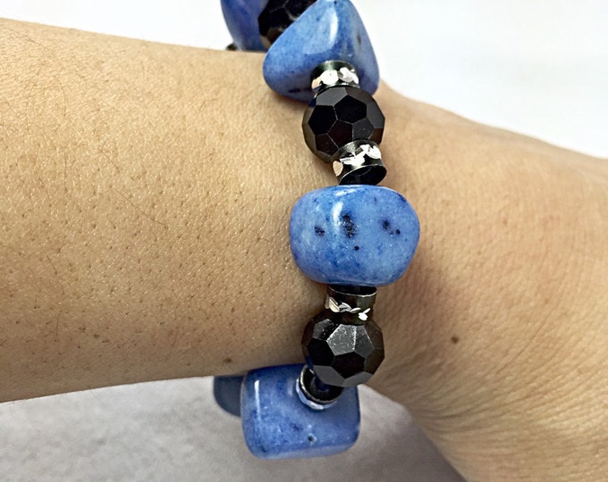 Blue and Black Bracelet - Stretching Bracelet - Blue Bracelet - Black Bracelet - Blue Stone Bracelet - Beaded Bracelet