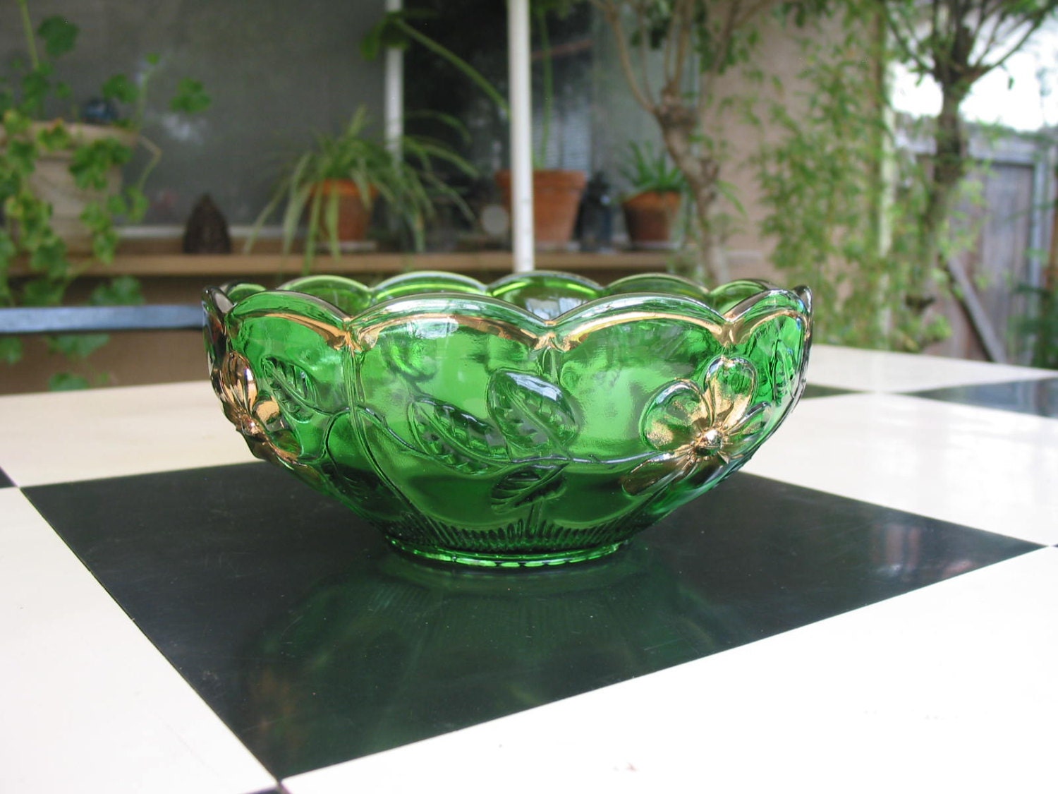 Beautiful Rare Vintage Emerald Green Carnival Glass Bowl With
