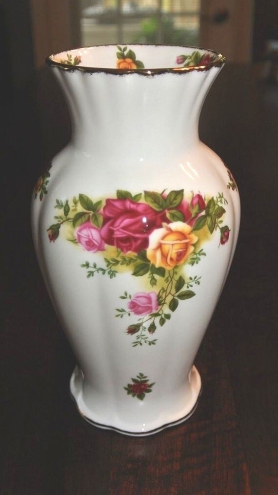 Royal Albert Royal Doulton 1962 OLD COUNTRY ROSES Small