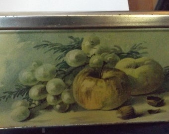 Vintage Tin with Apple & Grape