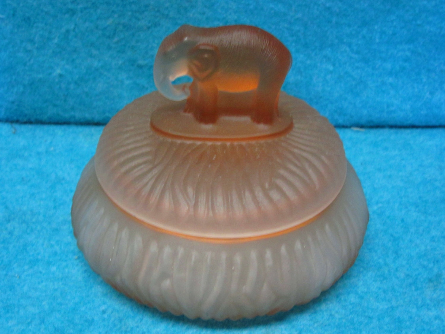 Powder Jar Elephant Pink Satin Glass With Lid LE Smith