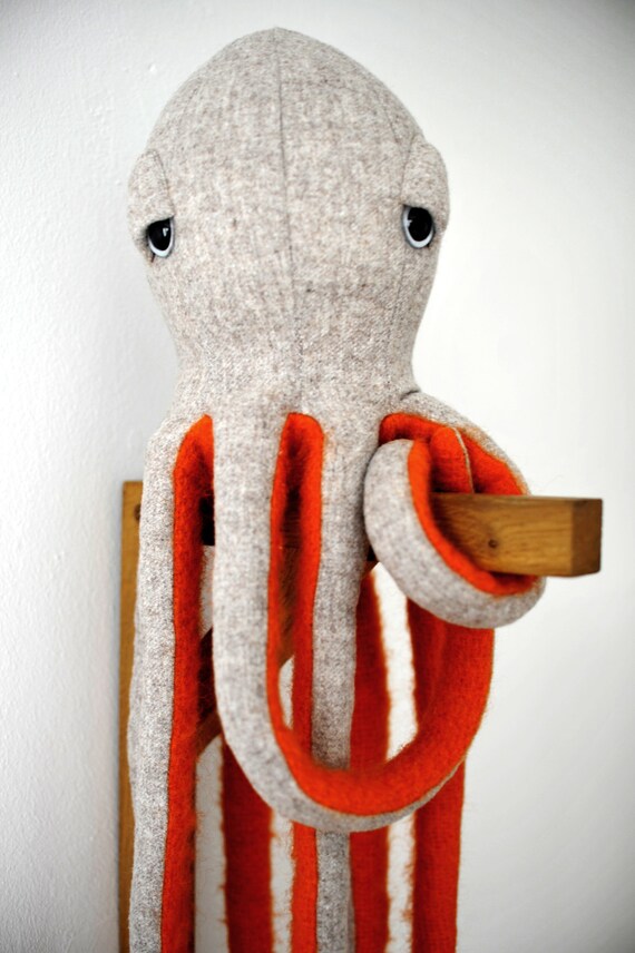 small plush octopus