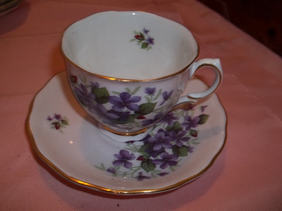 China vintage Vintage  Colclough cup tea Tea manufacturers   Bone &  cup  Saucer Lavender Violets