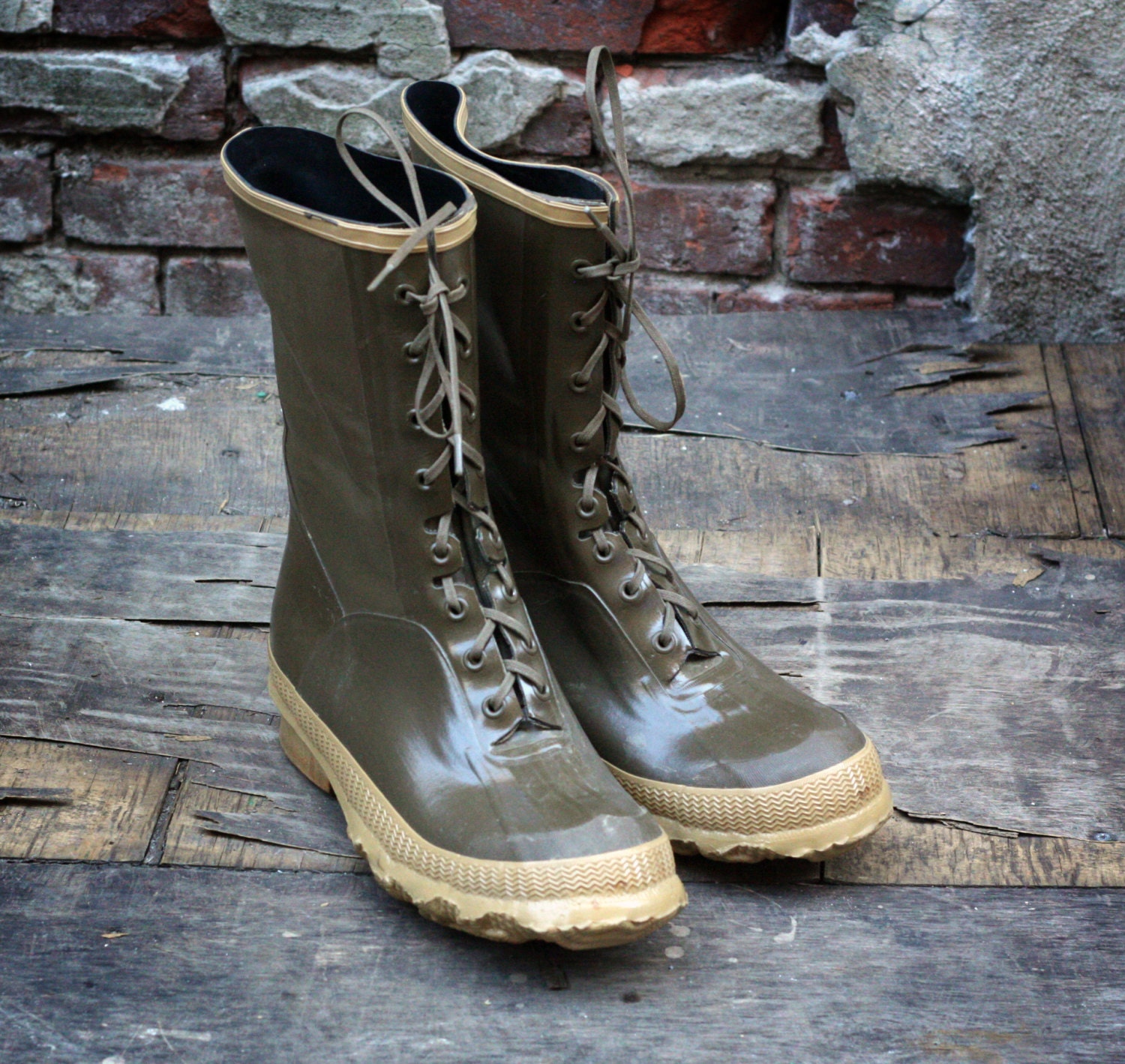 subzero lace up winter boot