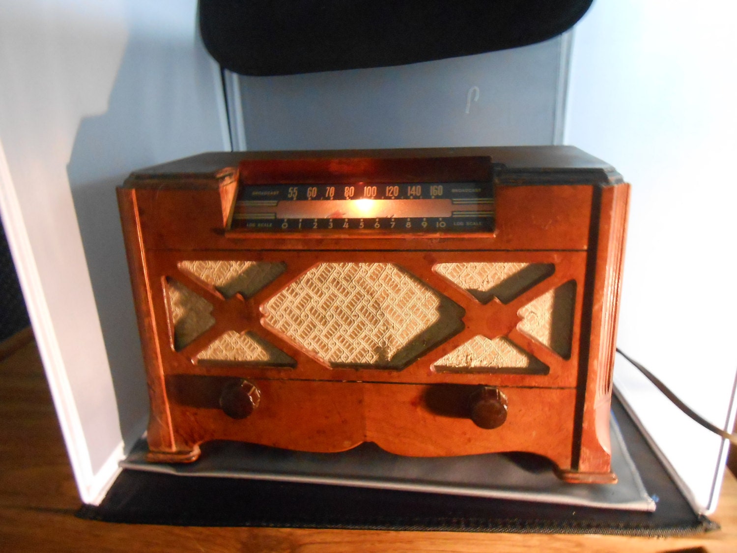 1940's Farnsworth Model Et-066 Tube Radio by KazmyrsKollectibles