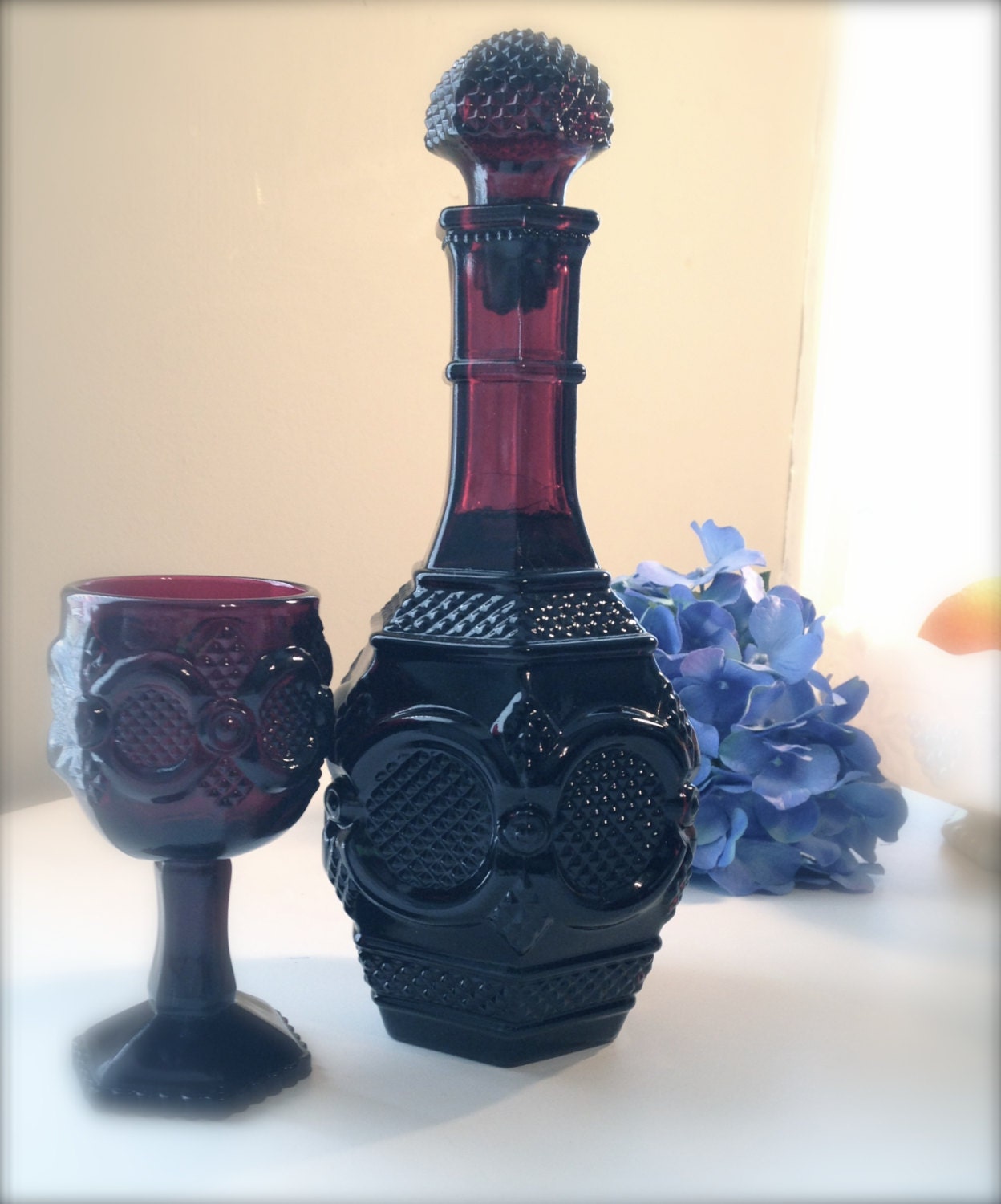 Avon 1876 Cape Cod collection Bubble Bath/Wine Decanter Has