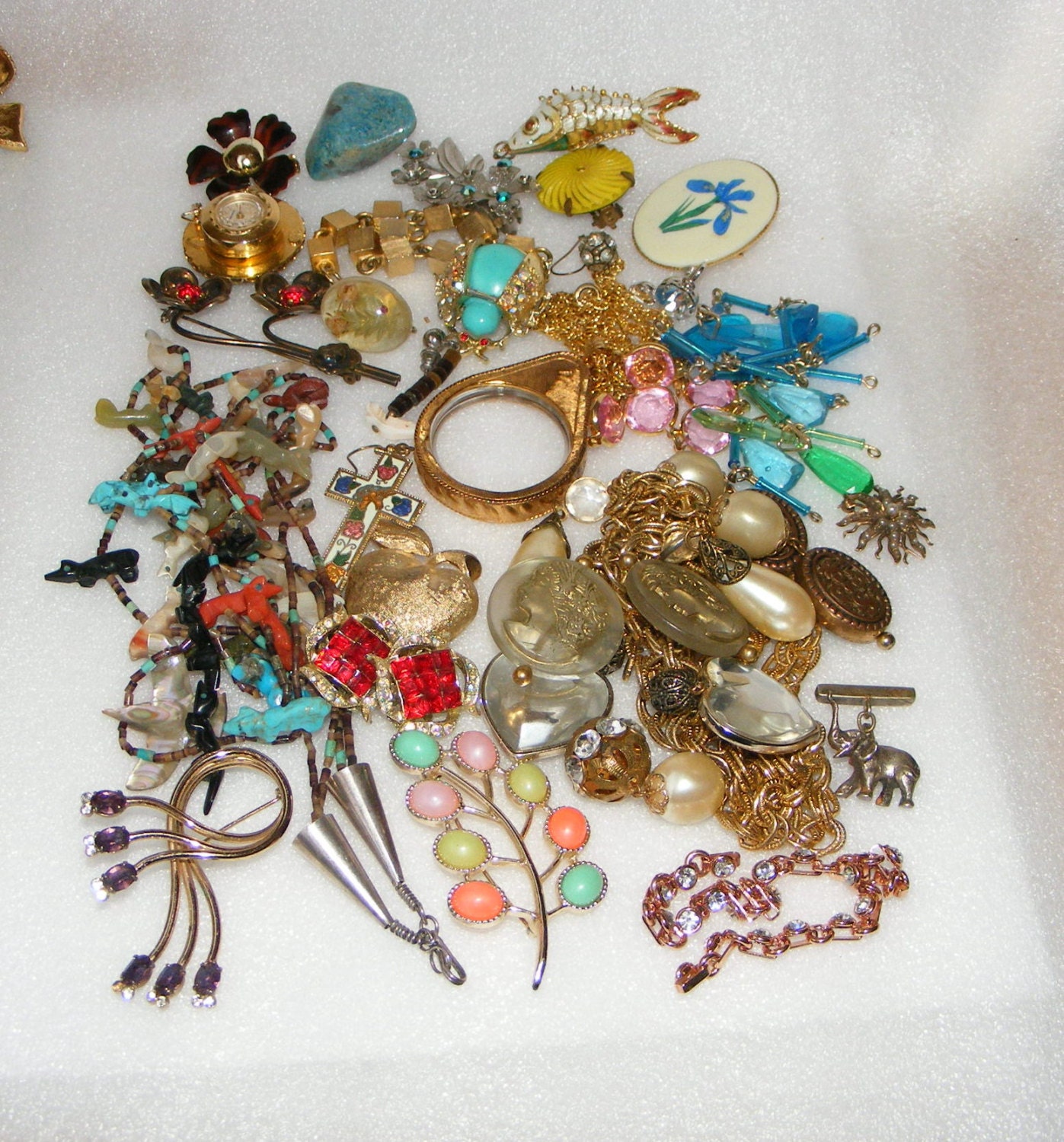 Vintage Lot of Junk jewelry Destash parts pieces by maxandvictor