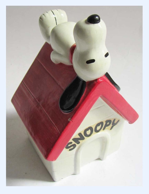 Vintage Snoopy Dog Peanuts Ceramic Money Box 1970 United