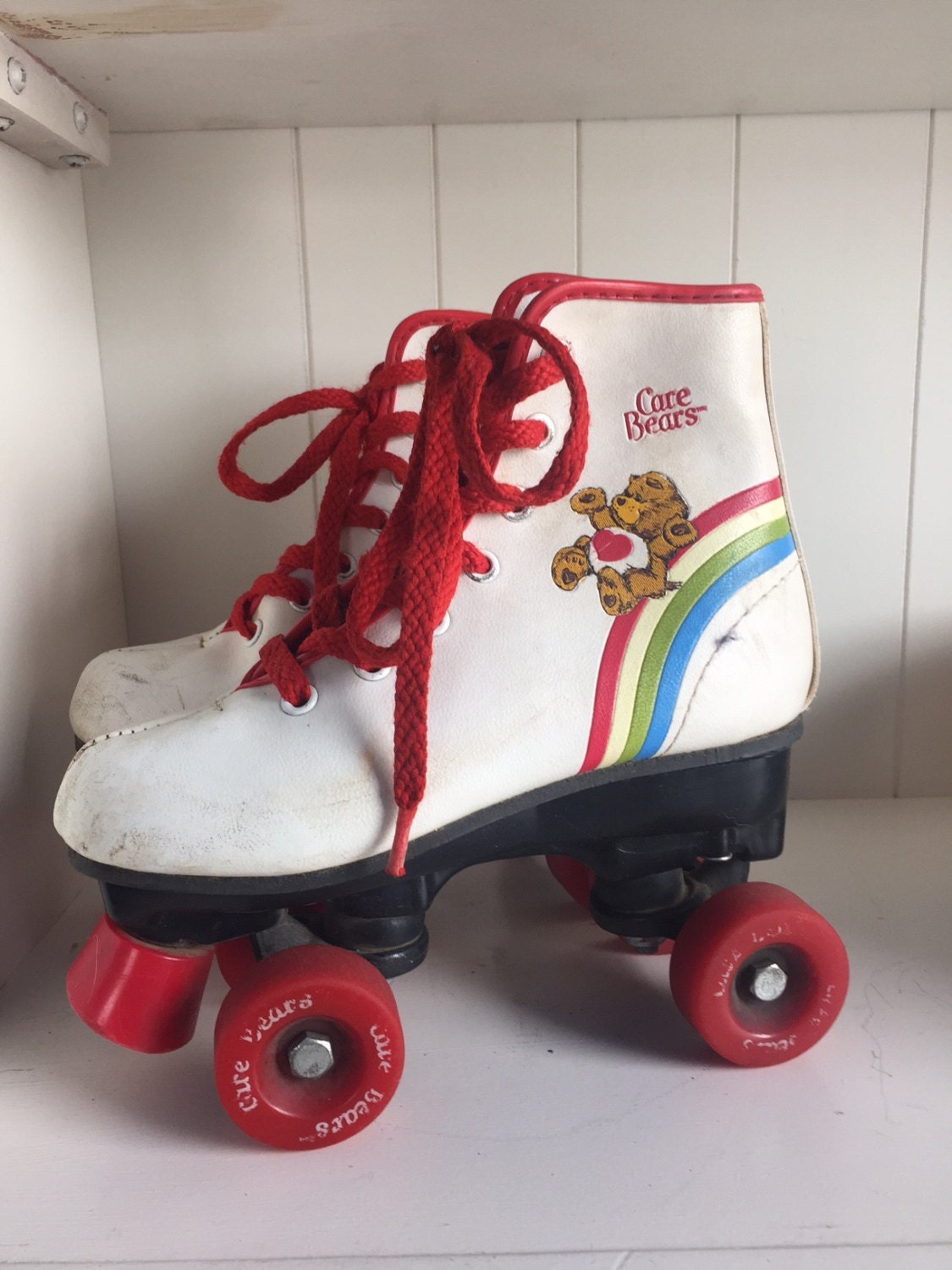 Adorable 80's Care Bear Roller Skates // by VintageGingersAttic