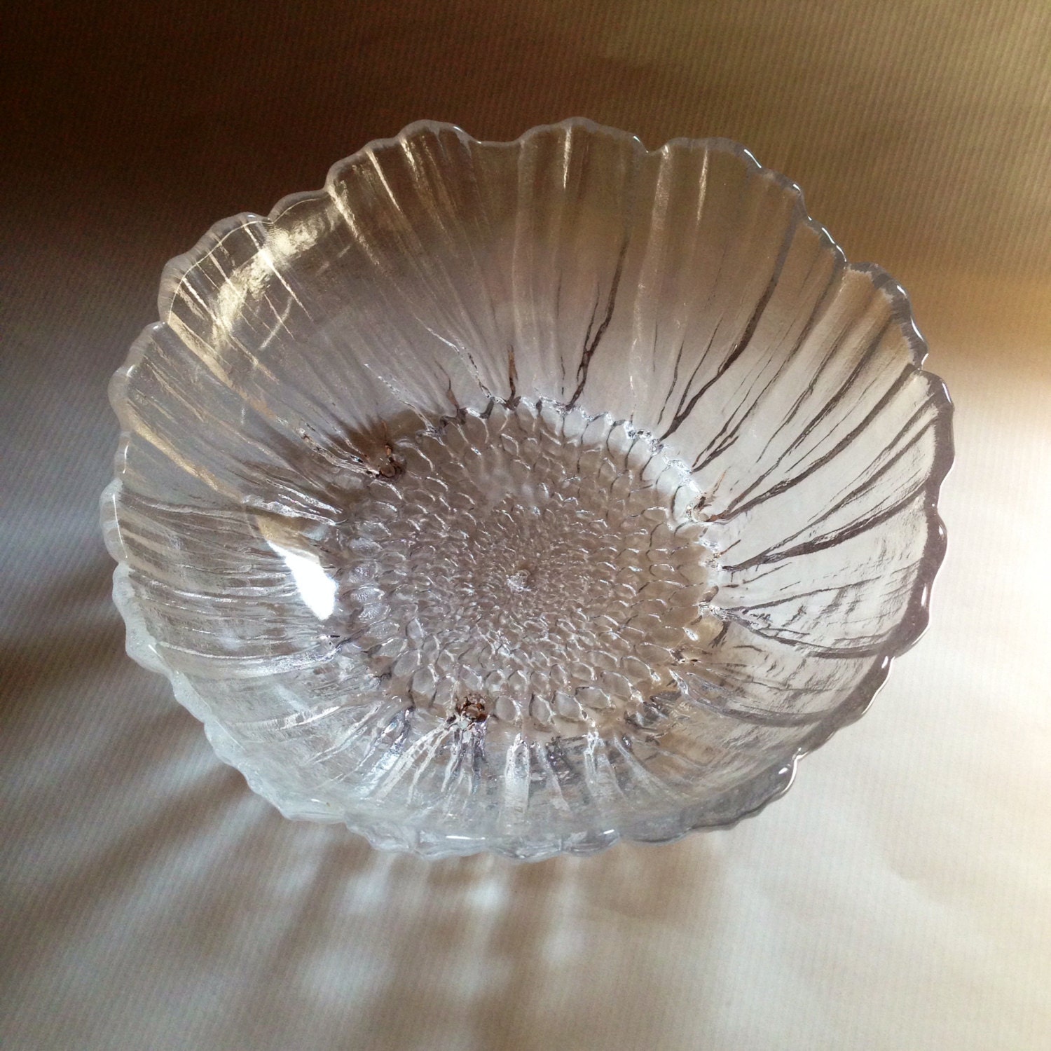 Vintage Clear Glass Naturalistic molded Flower Salald Bowl Haute Juice