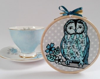 Little Owl. Embroidery Kit. Beginner Embroidery Kit. DIY wall art. Embroidery Hoop art . Modern embroidery.Woodland animal embroidery design