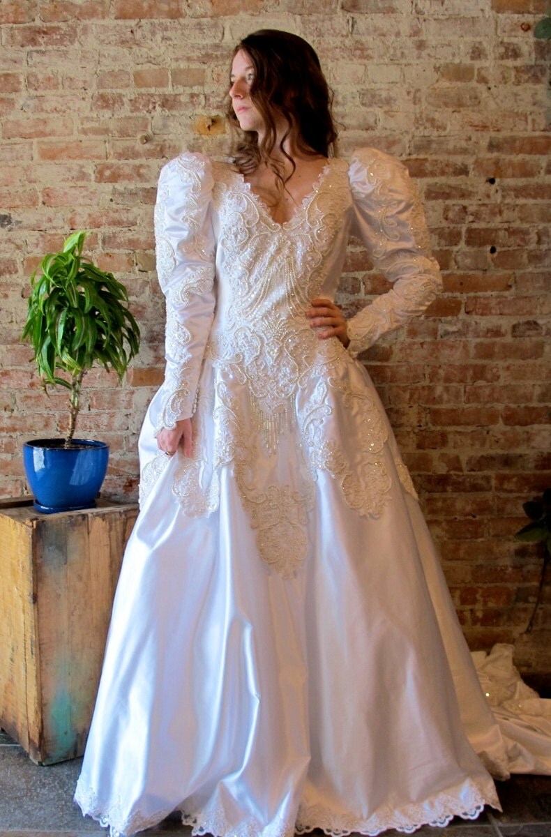 wedding gown puff sleeves