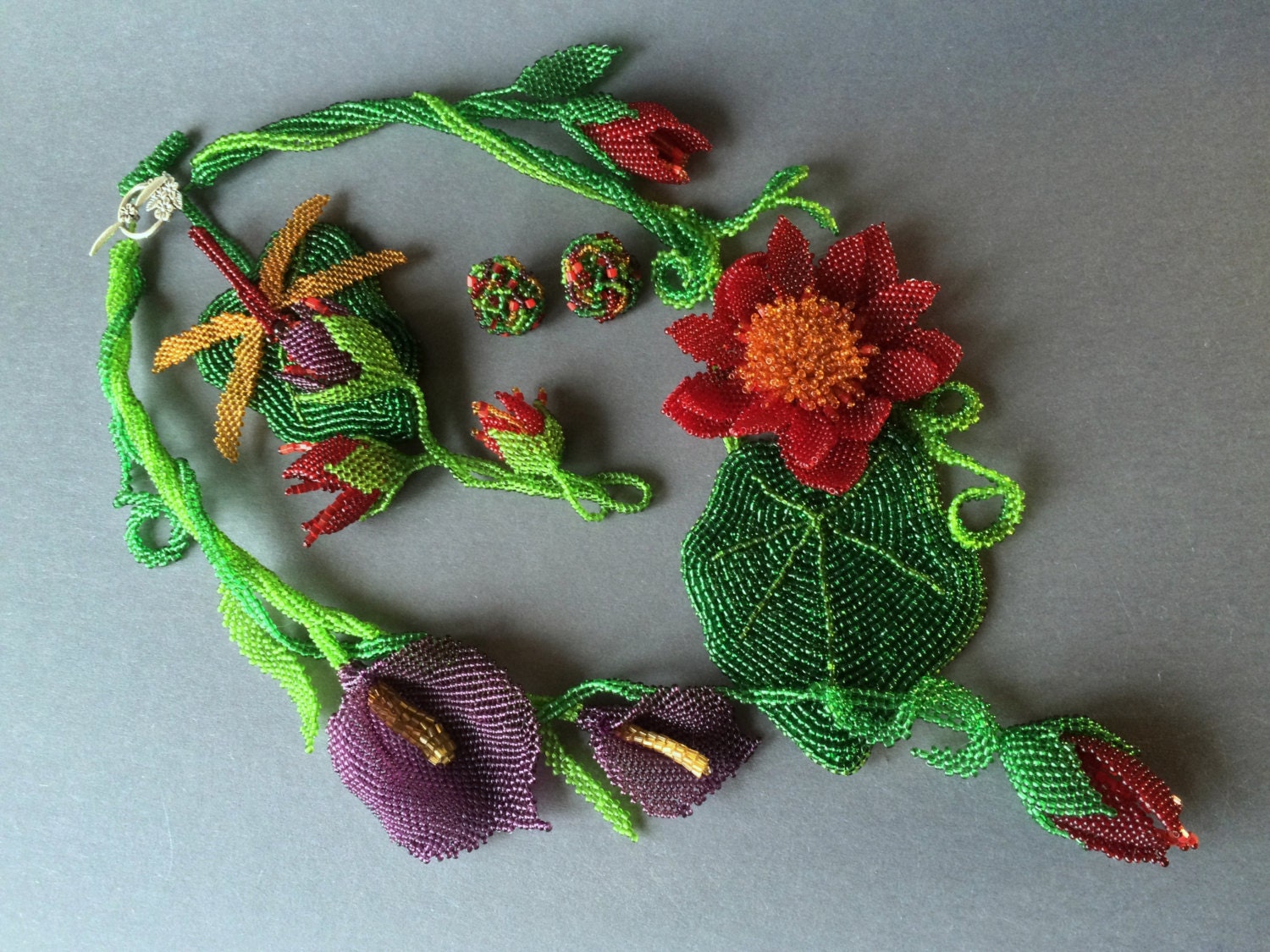 Exclusive beaded jewelry set with water lilies calla lilies