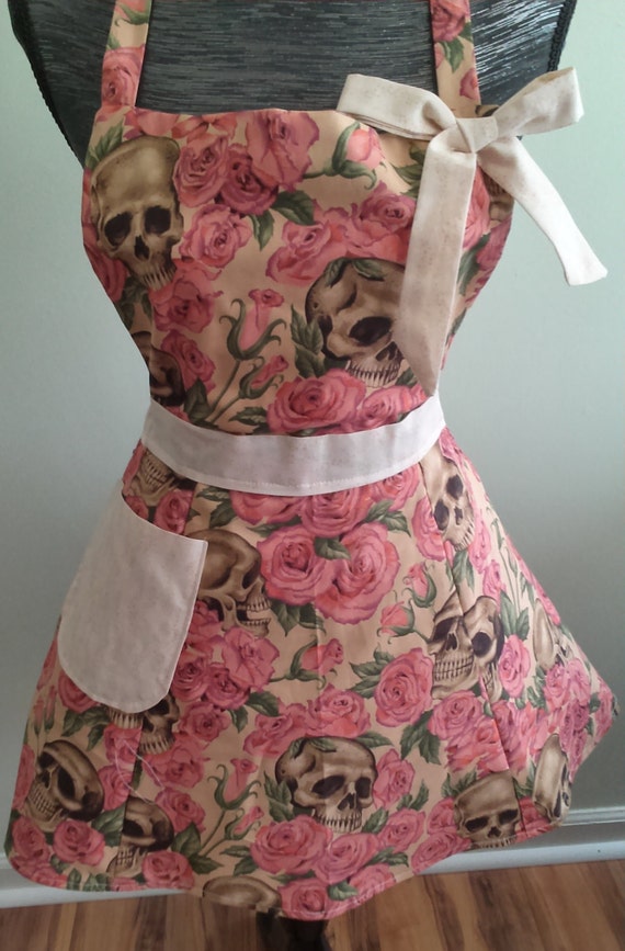 Skulls and Roses Pin up girl style apron by RetroRoxySewing