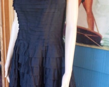 ... Designer Dress by Emma Domb California Size MedLg Excellent Condition