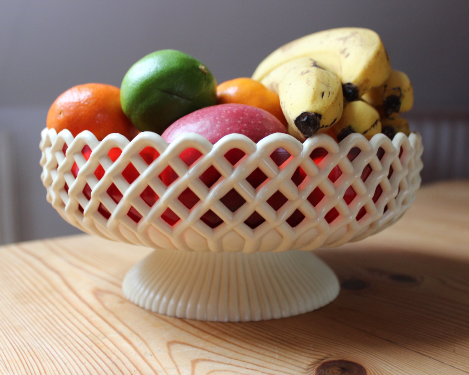 1960's Plastic Fruit Bowl very similar to Dialene by SmashingTimes