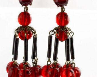 Vintage Czech glass earrings. (erbg814)