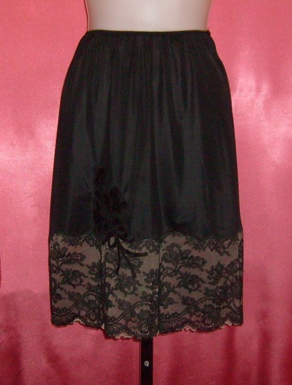 lace hem slip