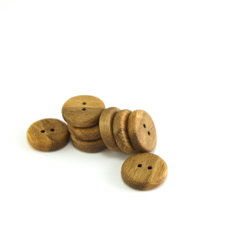 Oak wood buttons Set of 8 small buttons Natural wood