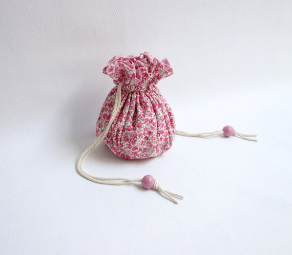 Jewelry drawstring bag / Travel jewelry organizer / by Sakamaliss