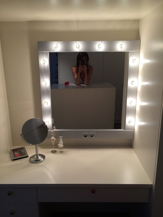 table style style table light 2 change the to with lights Make up Mirror Vanity colors in mirror many