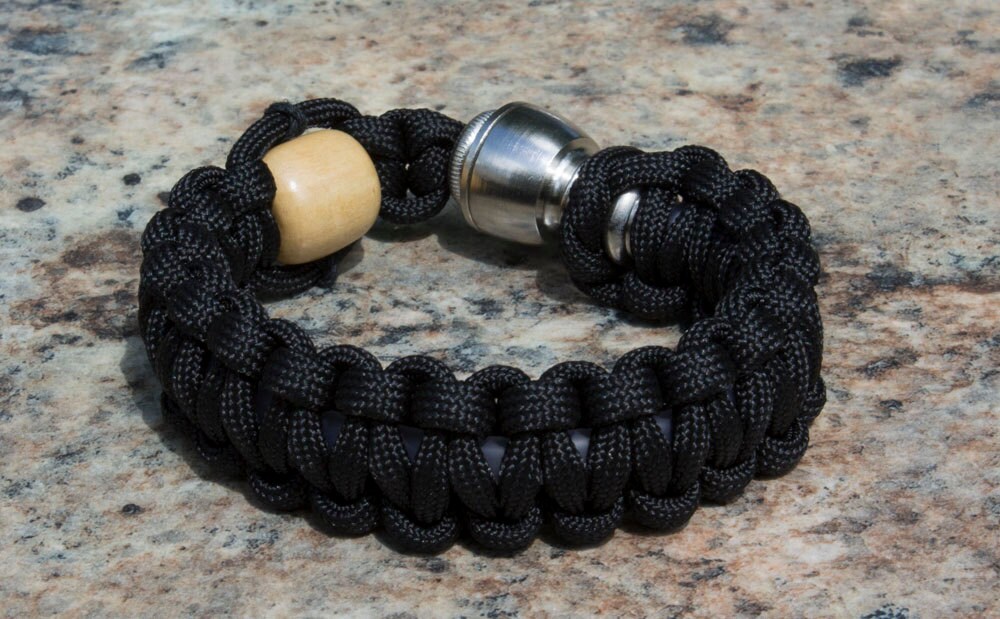 Secret Pipe Bracelet Paracord Edition Black 7-7.5 inch