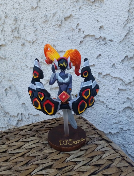 dj sona figurine