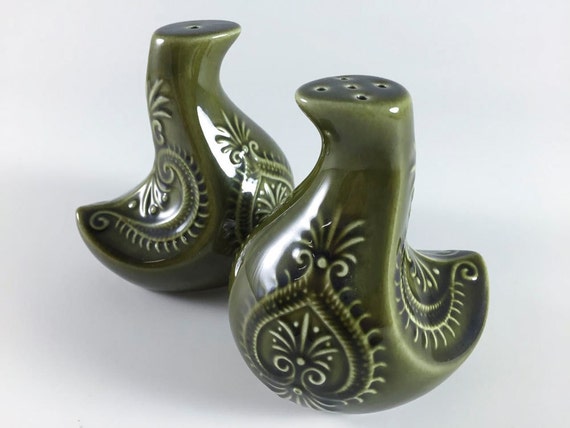 Vintage Secla Green Bird Salt And Pepper Shakers Retro Made In Portugal Ceramic Pottery Mid Century Kitchen Decor