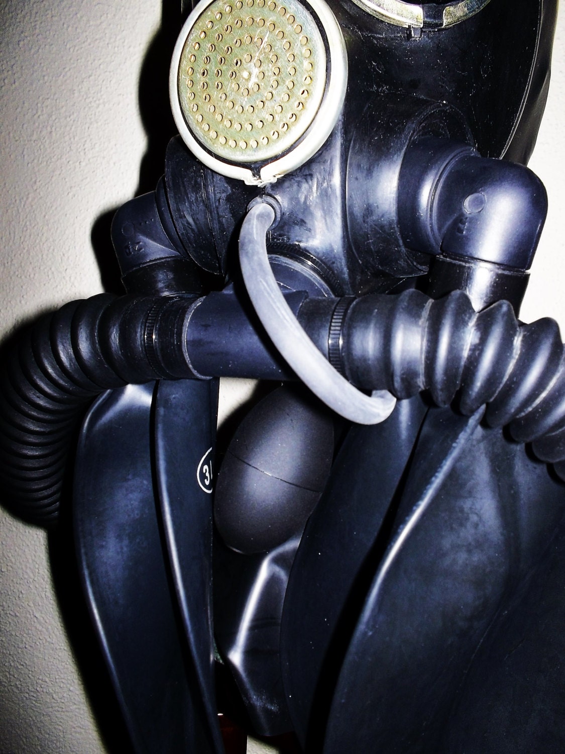 Fetish Heavy Rubber Latex Gas Mask Hood W Dark Tinted Lenses