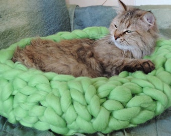 Cat cave, Cat Bed, Pet bed, Pet cave, Pet Bedding, Chunky Cat cave, Merino Cat cave, Wool Pet bed, Chunky yarn