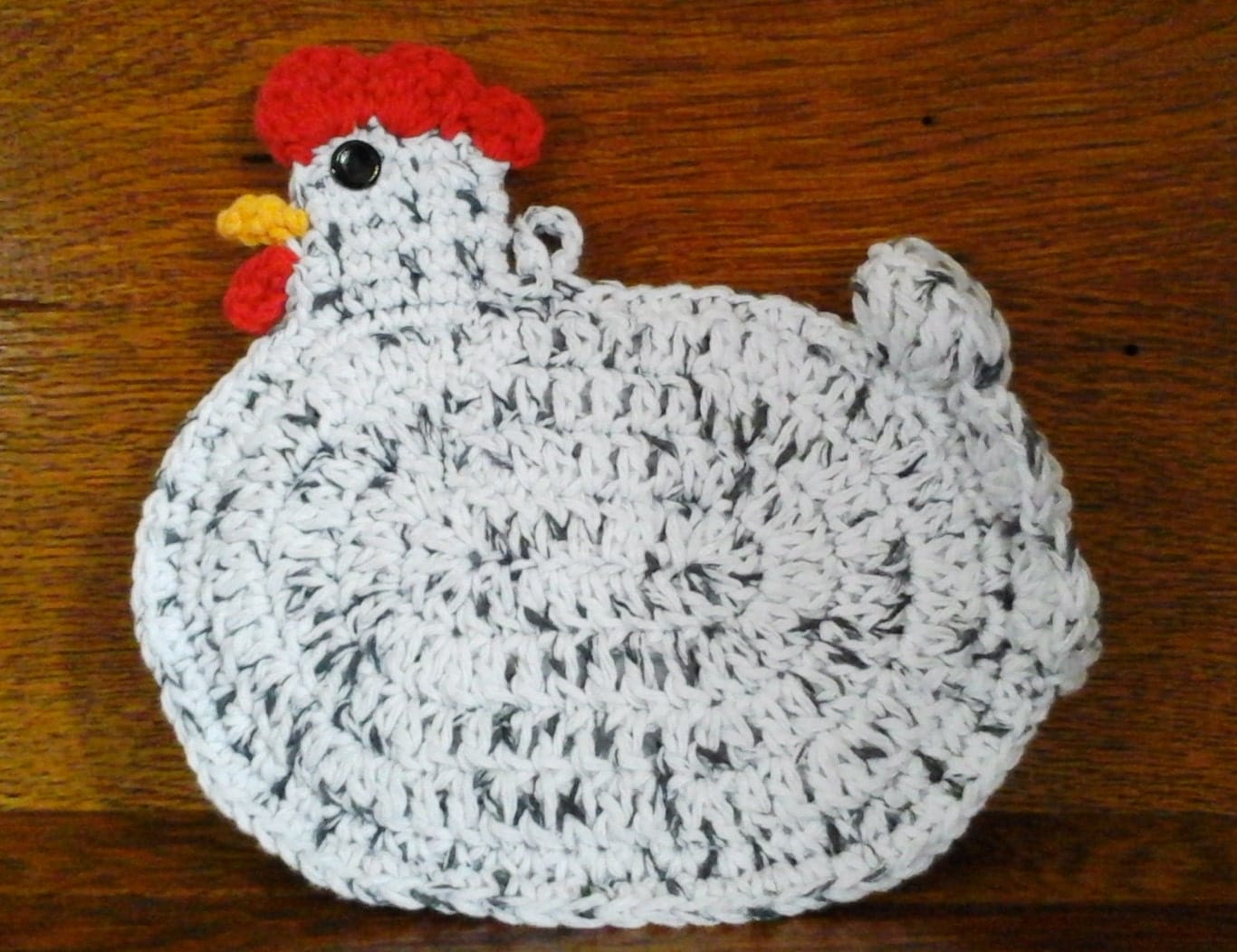 Chicken Potholder Hot Pad Crochet Pattern by AppleAtChunCrafts