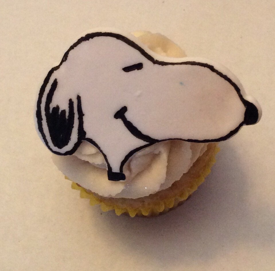 Snoopy fondant cupcake toppers