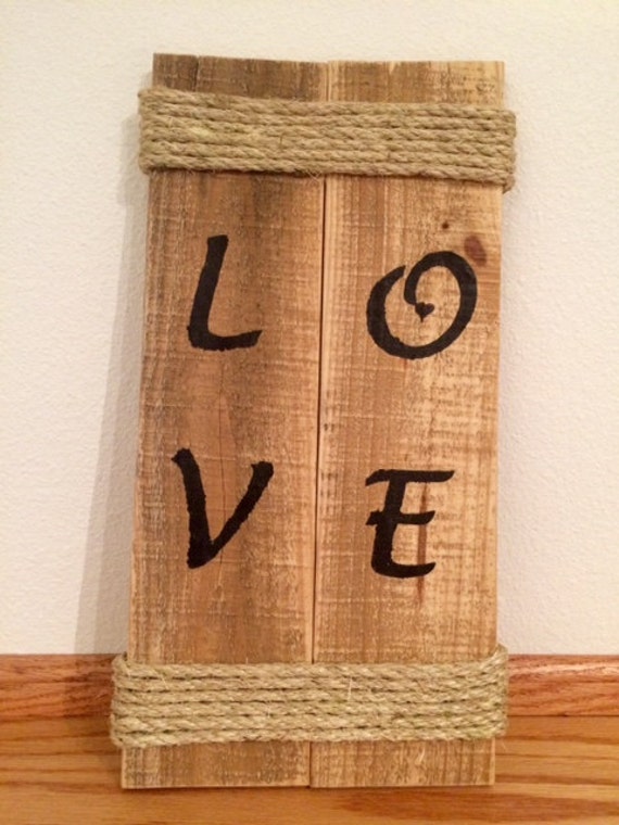 Reclaimed Pallet Wood LOVE Sign