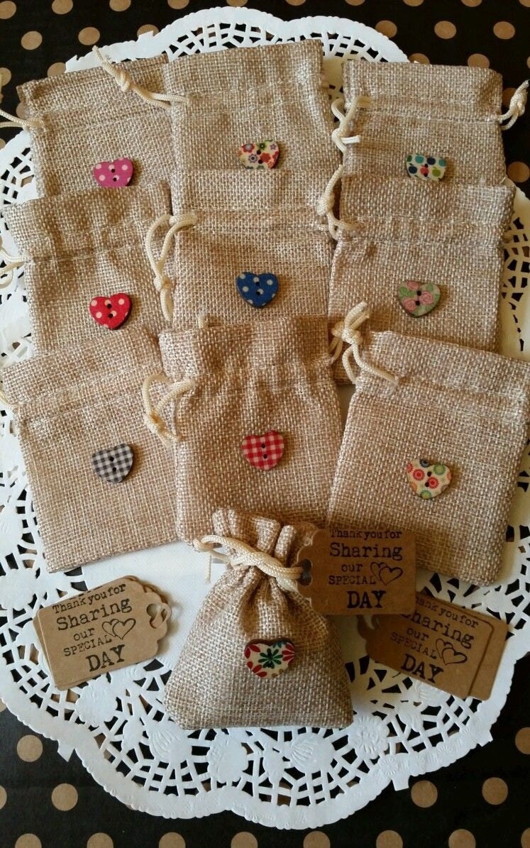10 RUSTIC VINTAGE WEDDINGhessian favour bags/ with wooden