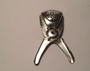 Vintage 1950’s Vaughan Lemon and Lime Squeezer