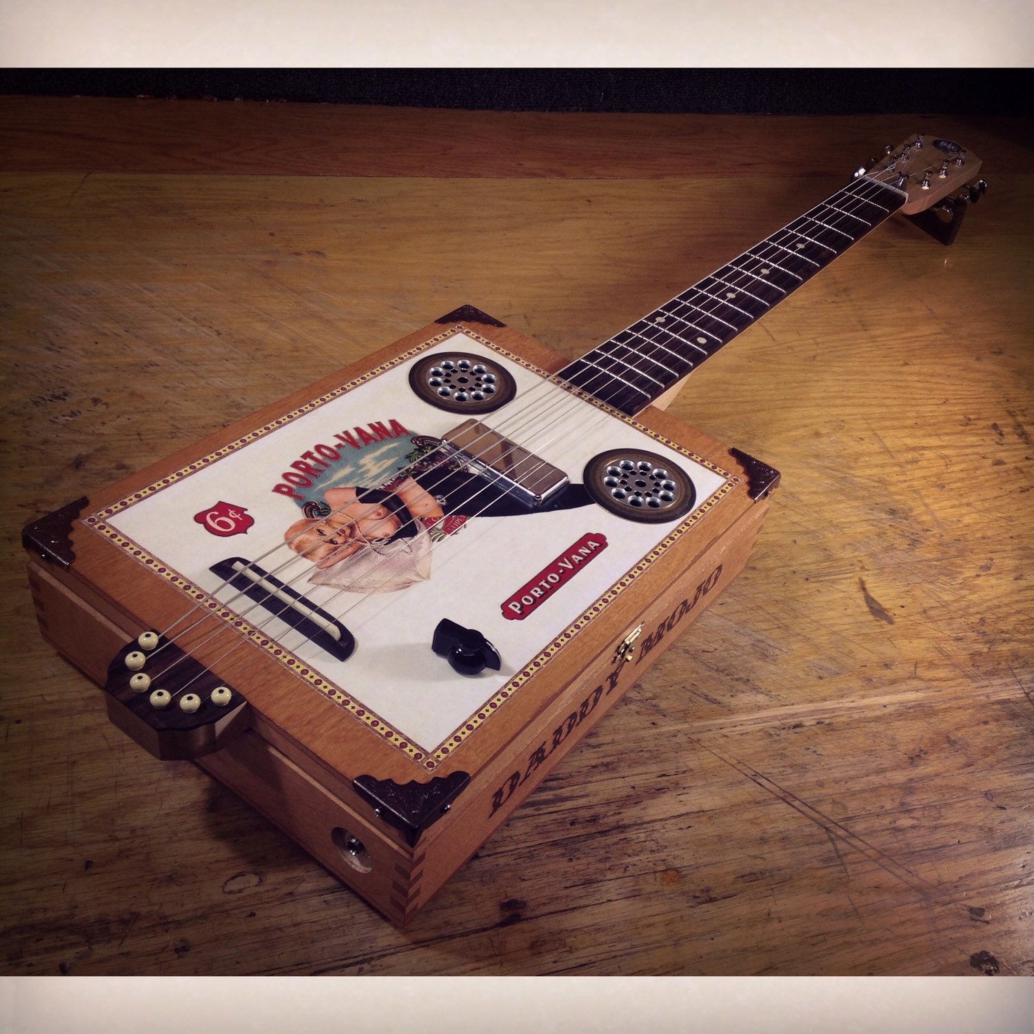 Daddy Mojo Porto Vana 6 string Cigar Box Guitar