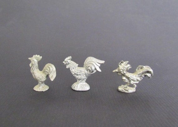 metal rooster figurines