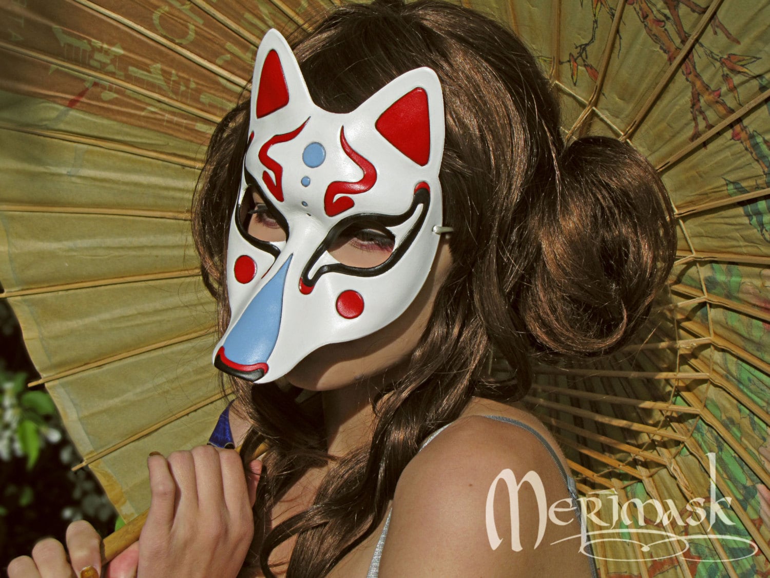 Le masque pour le nettoyage de la personne pour la peau sèche