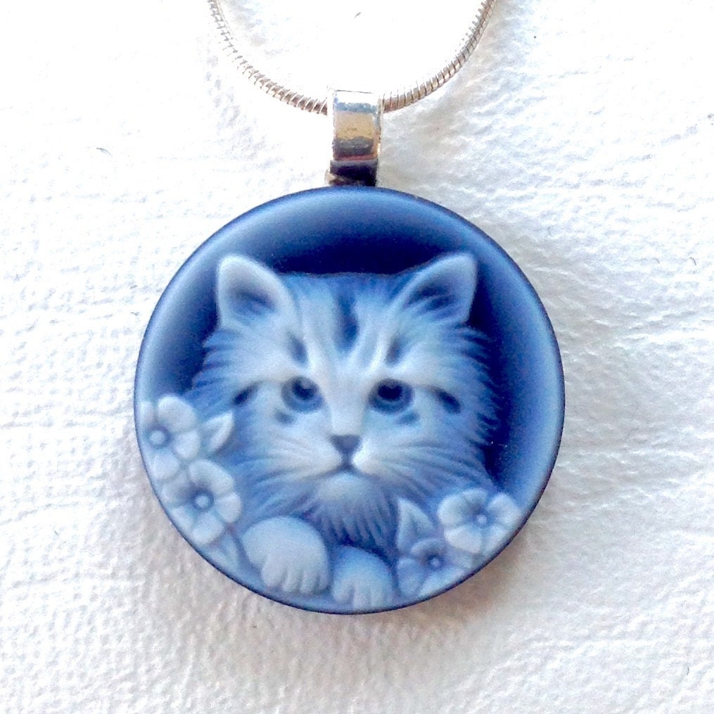 Gemstone Cameo Cat Necklace/Cat Jewelry/Cat Lover Gift/Kitty