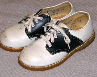 Vintage 1960s 1970s BUSTER BROWN Baby Leather Black and White Pony Shoes Unisex 9