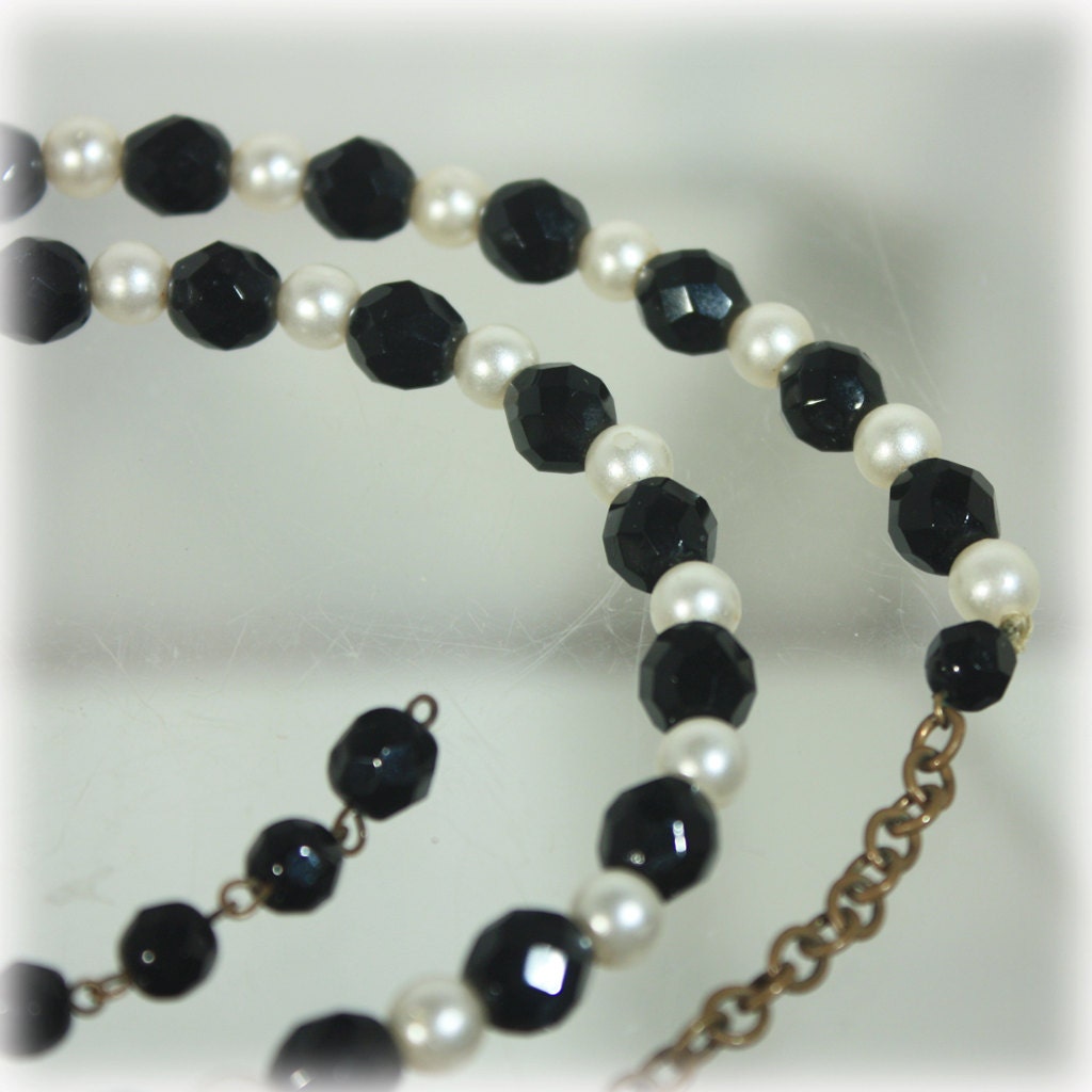 Black White Necklace Bead Necklace Pearl By Junkboxtreasures 9960