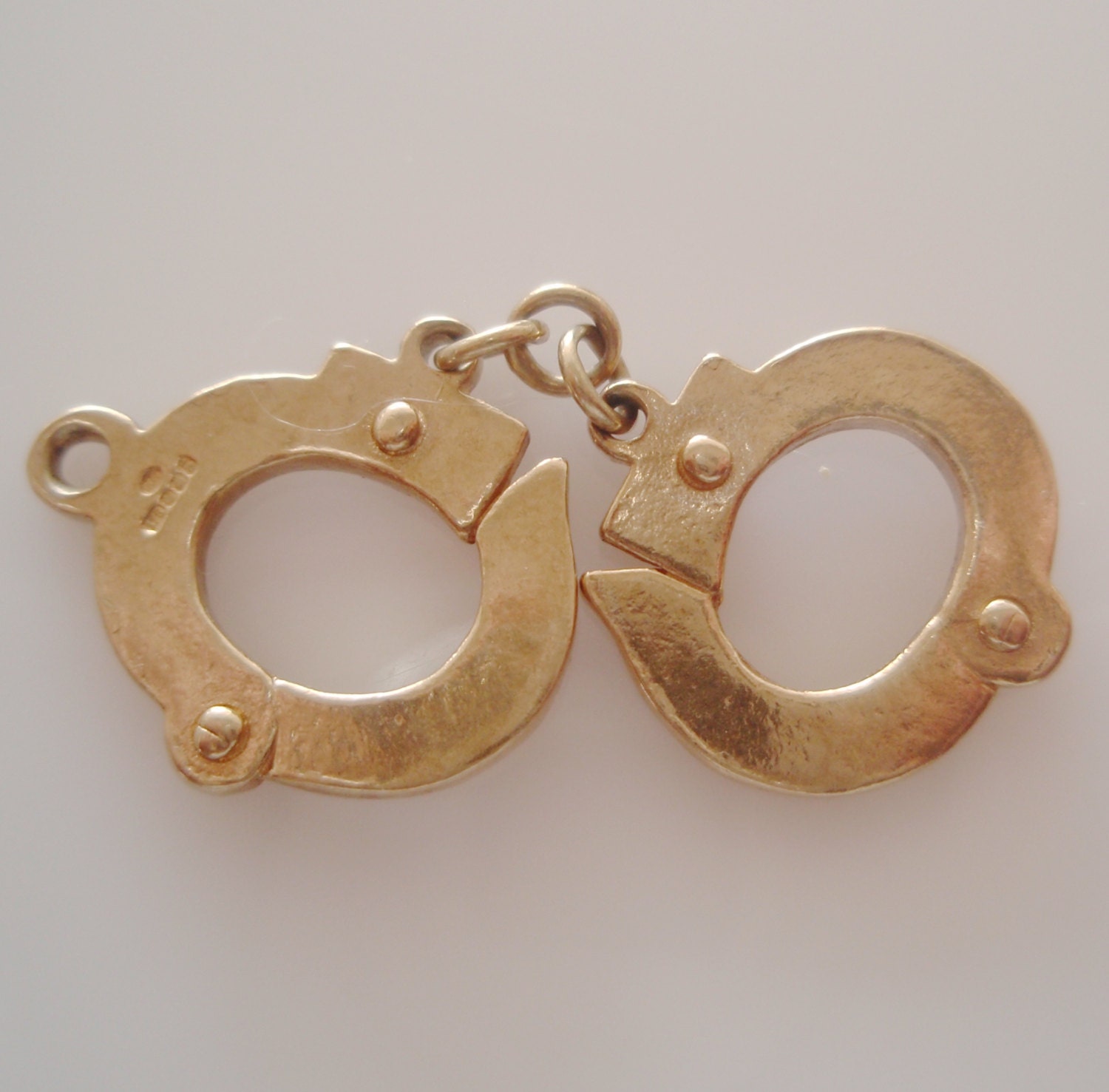 9ct Gold Handcuffs Charm or Pendant – Haute Juice