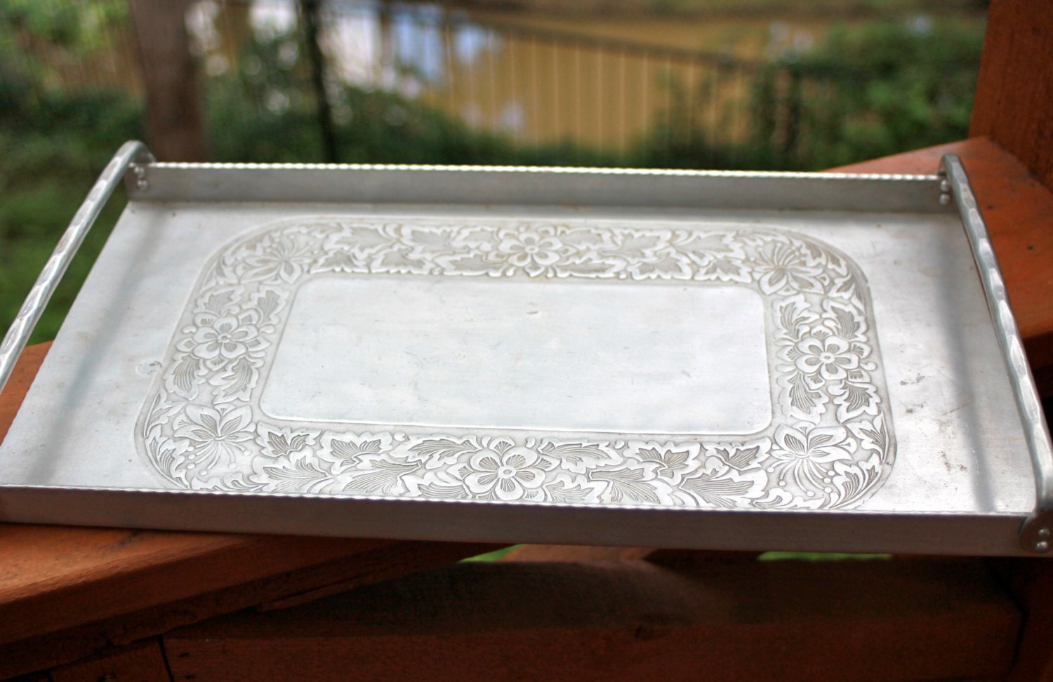 Vintage aluminum tray Haute Juice