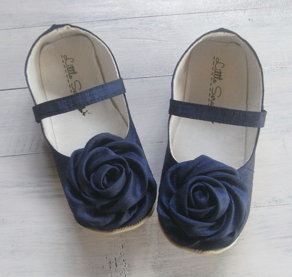 navy blue infant shoes