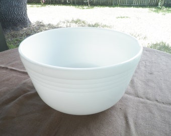 White Milk Glass Pyrex Hamilton Beach Mixing Bowl