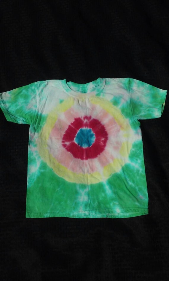 how to make a bullseye tie dye shirt