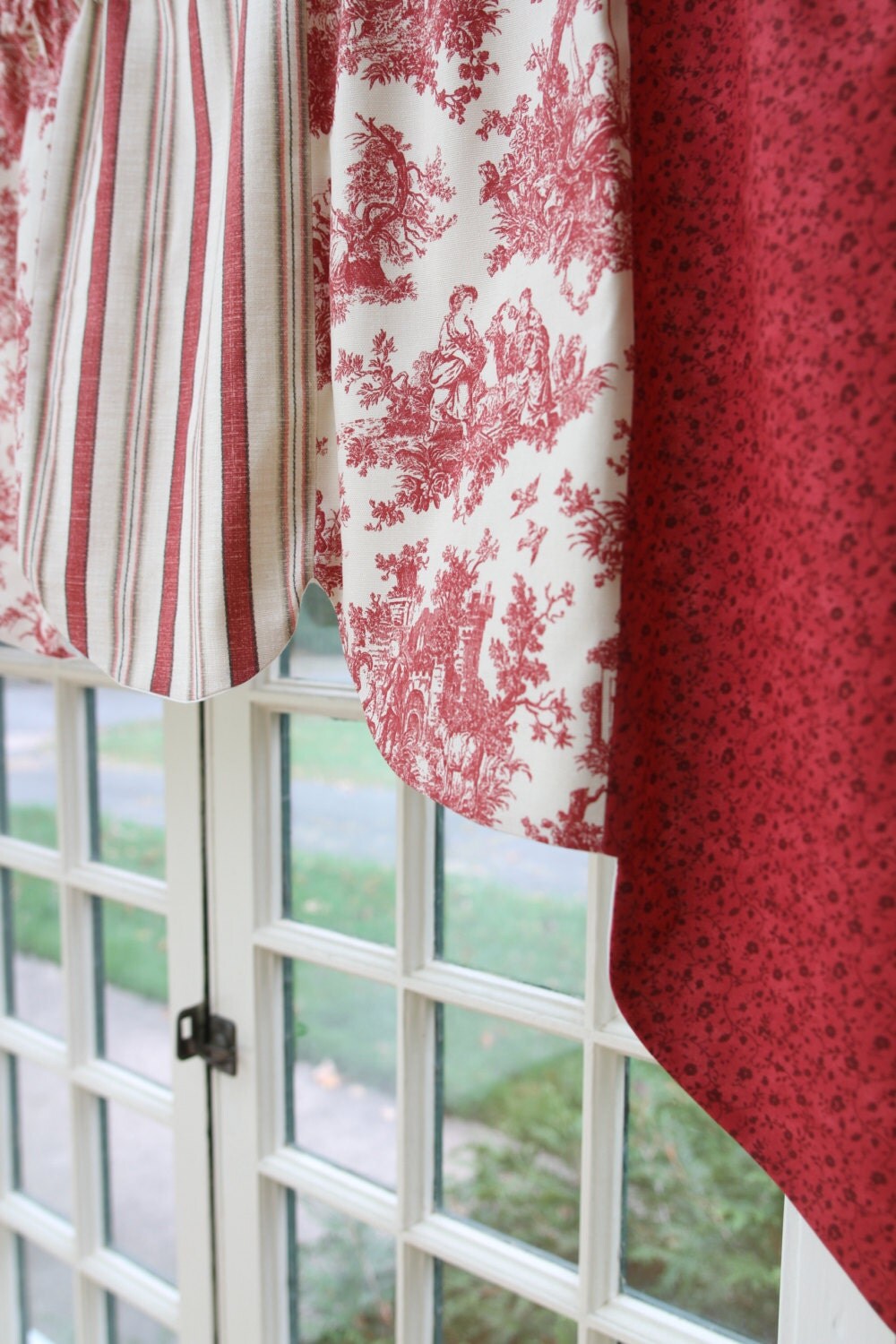 Waverly Quilted Swag Cranberry Toile Valance