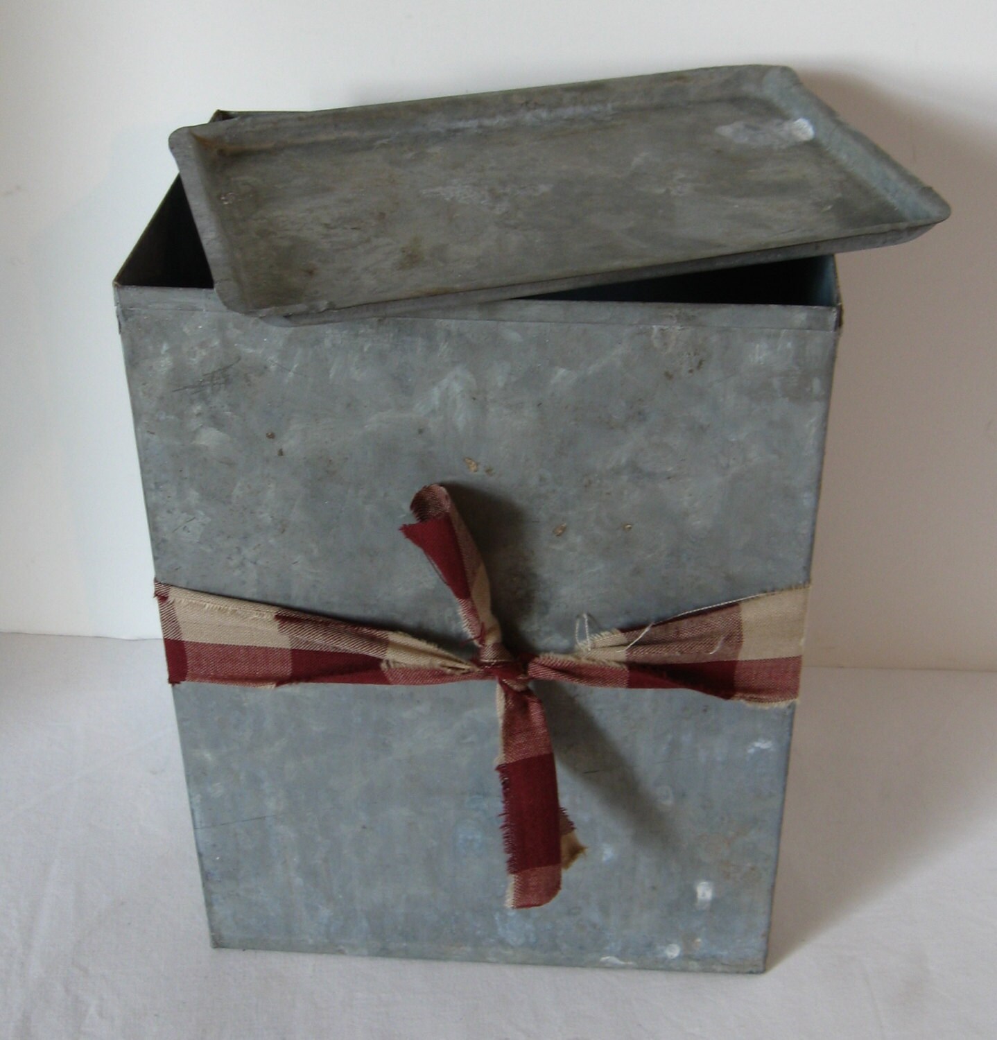 Galvanized Metal Vintage Lidded Ice Box from old by AcornAndAlice